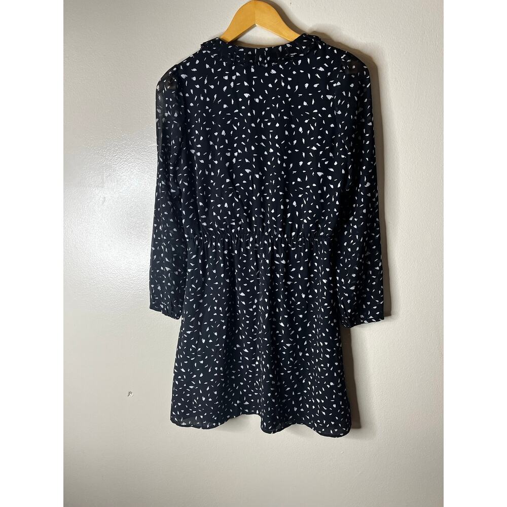 Ann Taylor LOFT V-Neck Fit and Flare Dress - Classic Wardrobe Piece - 2 Petite - Picture 6 of 10